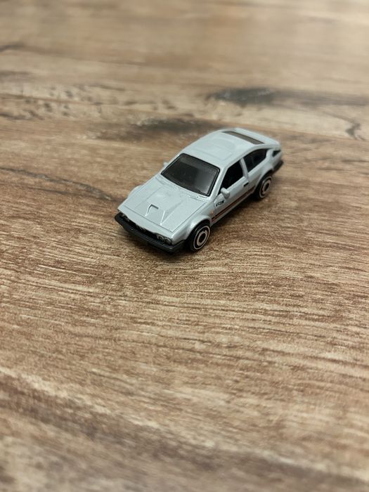 Zestaw 7 samochodów HotWheels