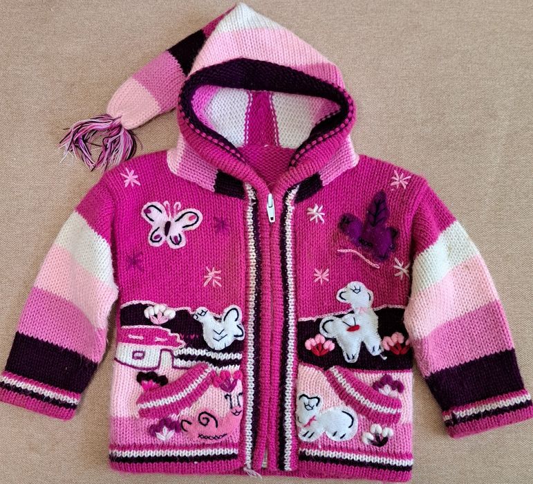 Продам костюм,легинсы,кофту,плащ
