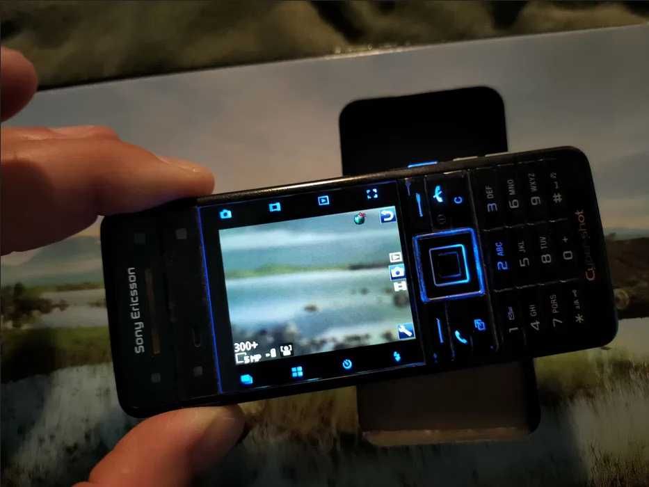 SONY - Eriksson ,,,  C- 902  Blac