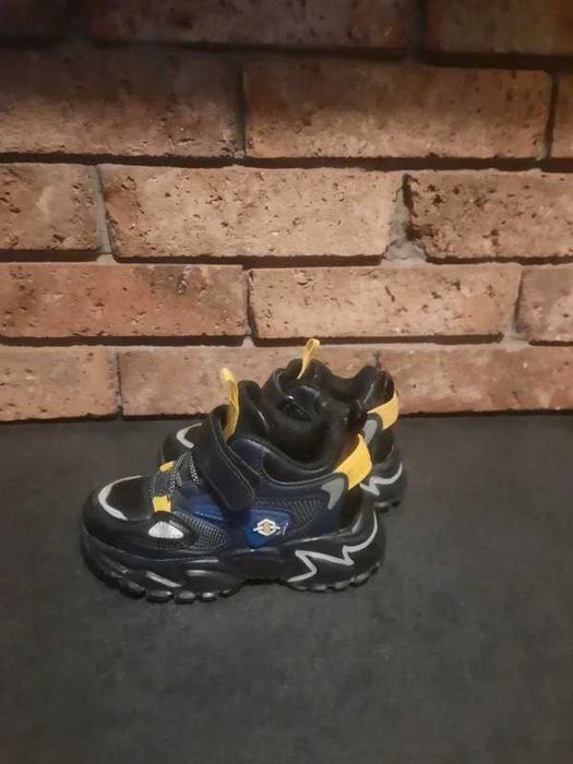Adidasy chłopięce na rzep 26