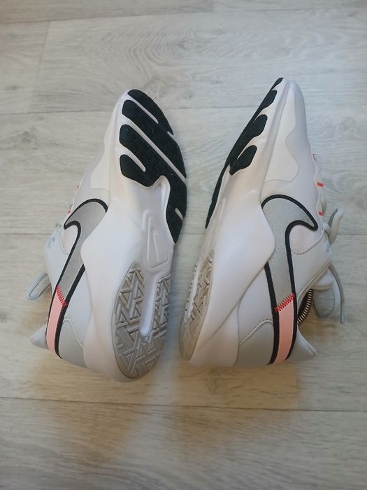 Кроссовки женские Nike Legend Essential  2 Оригинал.