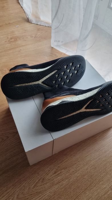 Adidas Predator Tango 18+ TR - 43 1/3 - Quase novas