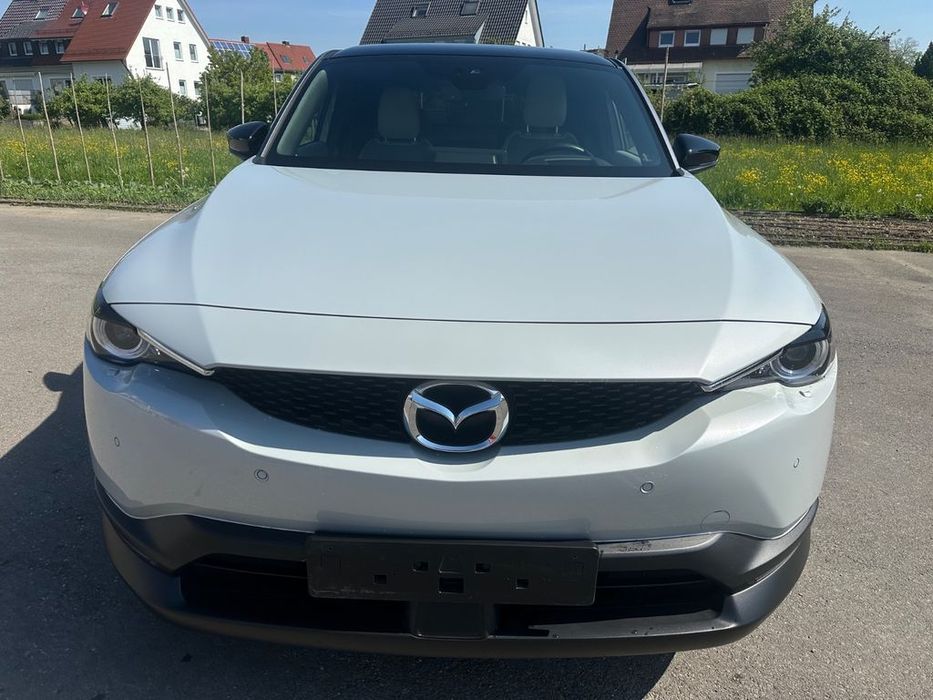 Бампер Mazda MX30 2019- разборка мх30 запчастини