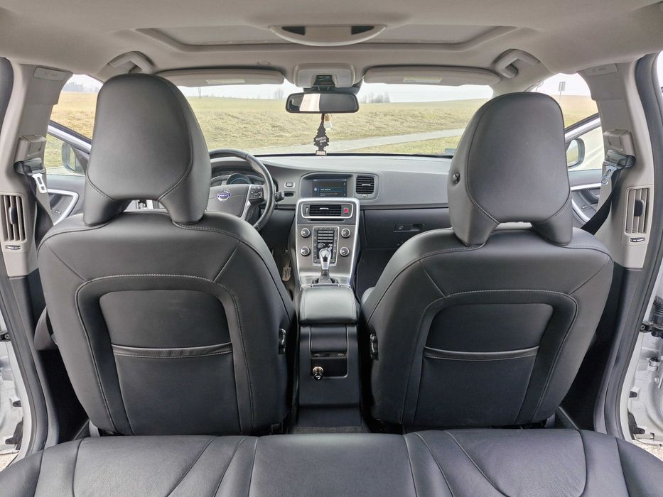 Wynajem samochodu VOLVO V60 2.0  Automat