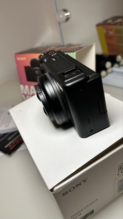 Camera Sony zv-1f