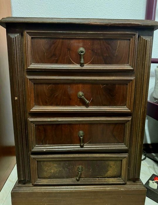 2 Cómodas Madeira Escura