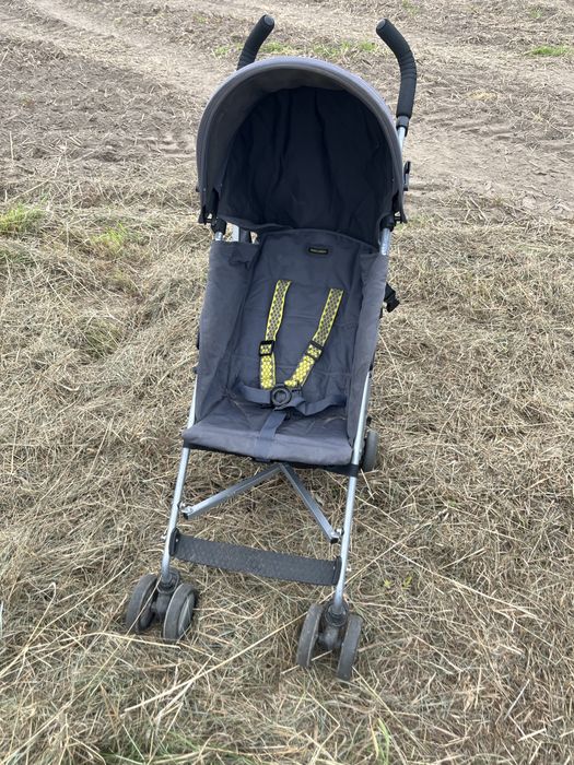 Maclaren Triumph- lekka spacerówka typu „parasolka”.
