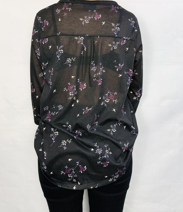 Czarna bluzka w kwiaty z wiązaniem M 38