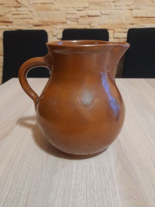 Stary kamionkowy dzbanek