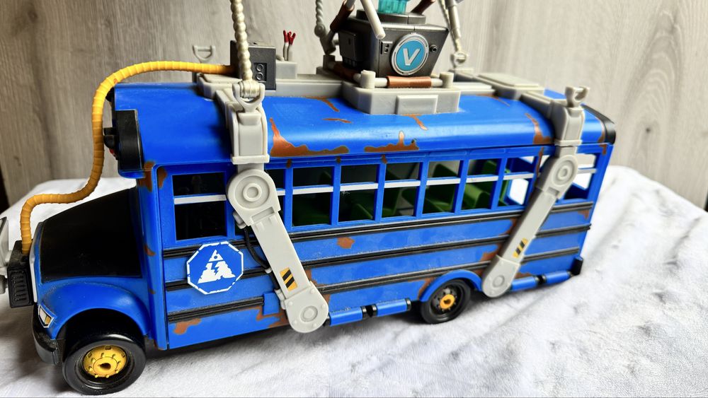 Autobus Bojowy z gry Fortnite