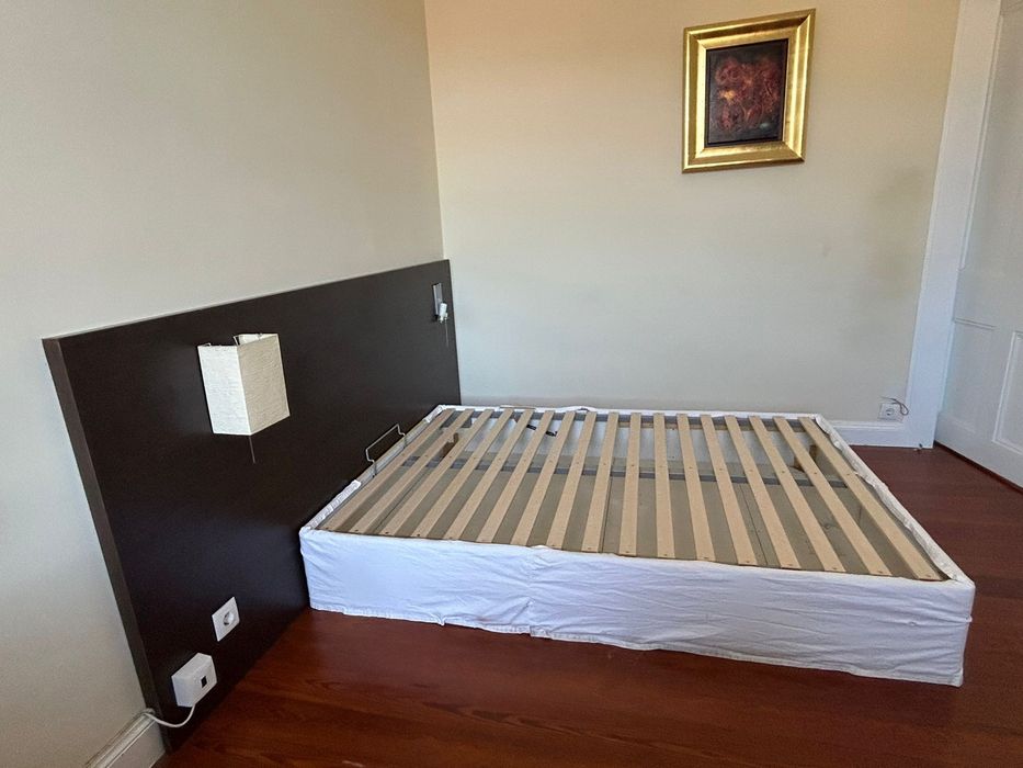 Cama de casal com arrumação + cabeceira