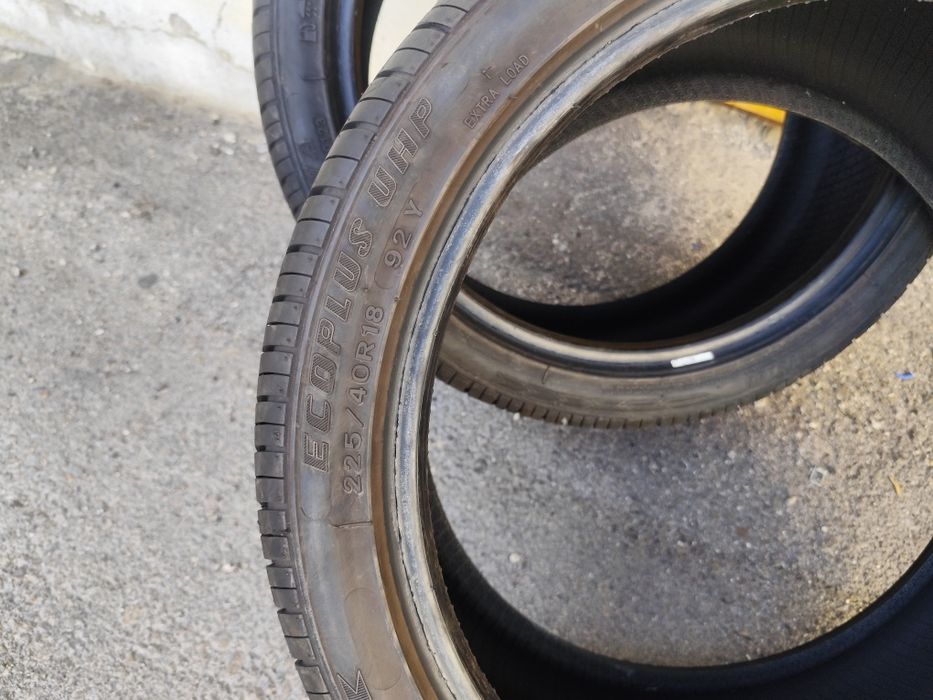 Pneus  225/40R18