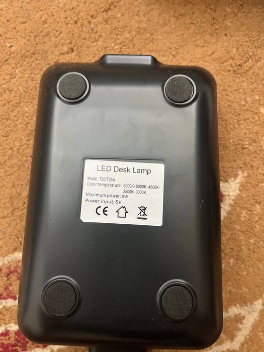 Настільна лампа, працює без світла!