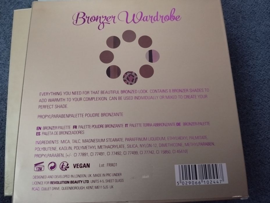 Paleta bronzerów REVOLUTION