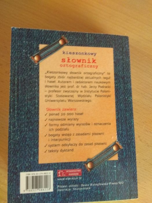 Kieszonkowy słownik ortograficzny.