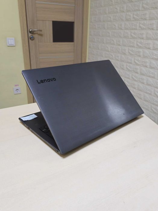 Ноутбук LENOVO V330-15IKB 15.6" IntelCore i5-8250U/DDR4 8Gb/SSD 256Gb