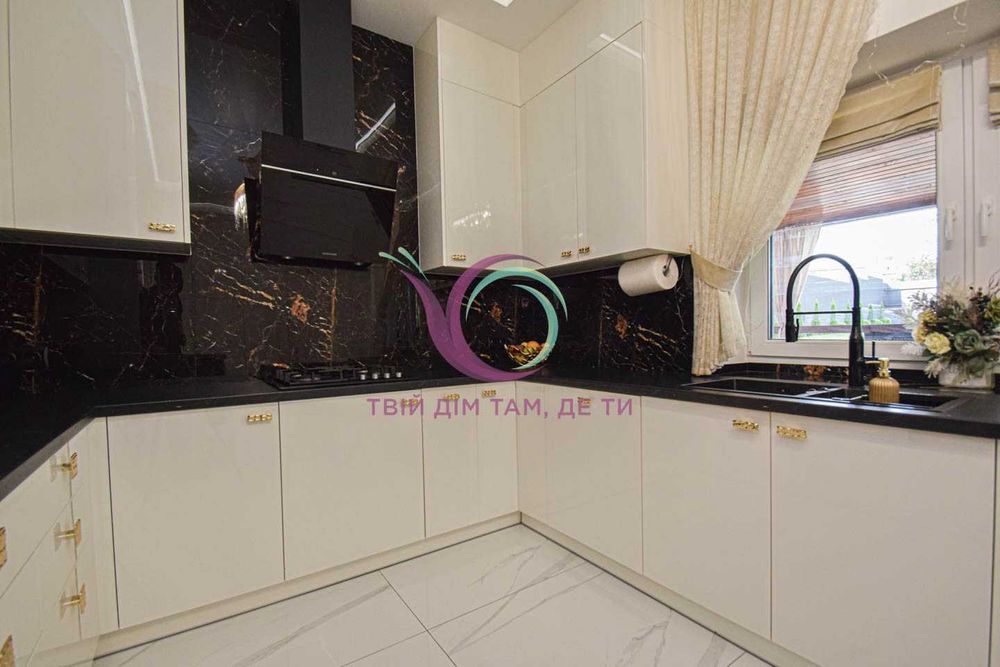 5-к. будинок 176 м2 з власним подвір’ям за вул. Гузара