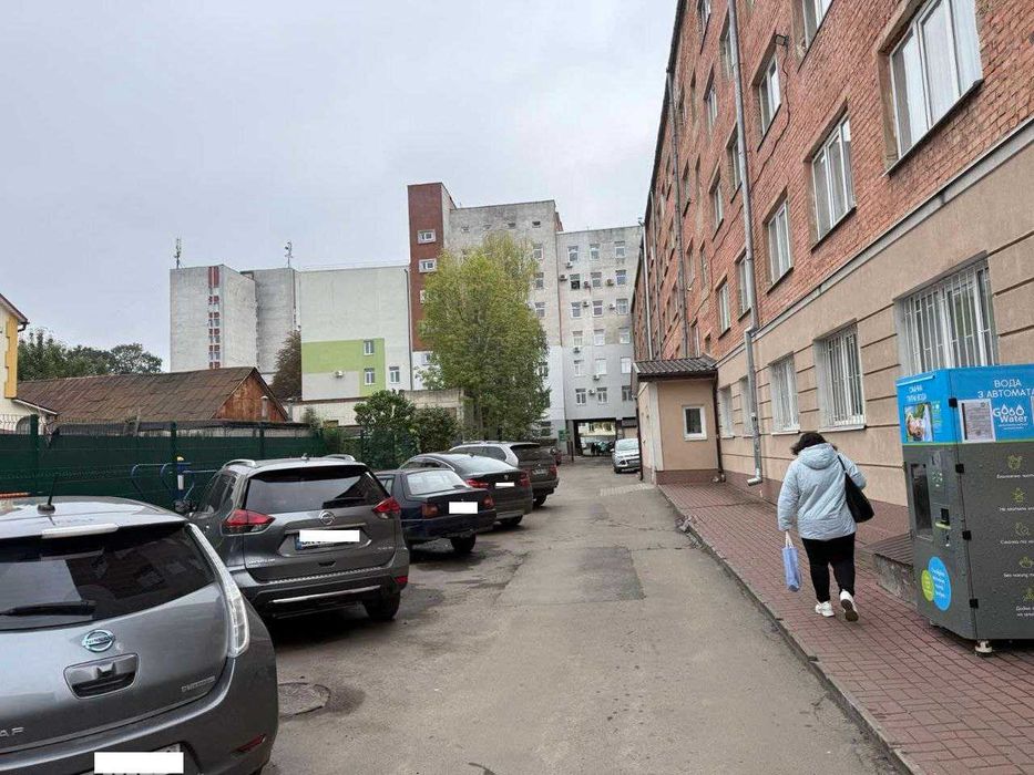 Здам гараж вул. Борисенка (Короленка), центр міста, біля Злата Плаза