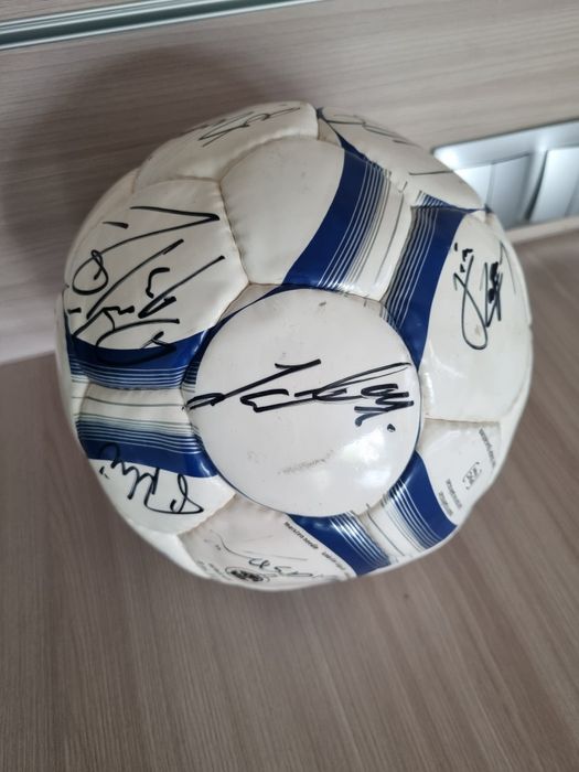 Piłka z autograf Robert Lewandowski  i inni