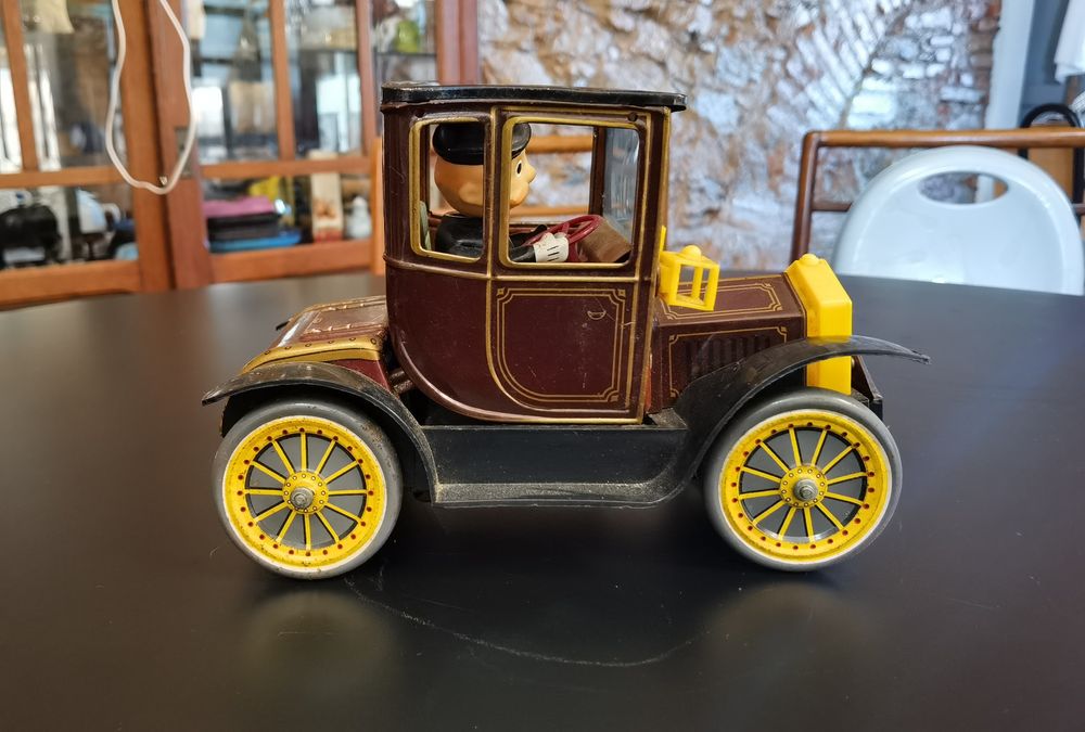 Carrinho de brinquedo da década de 60