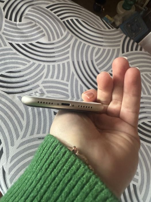 Продам Iphone 11