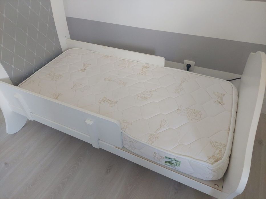 Cama de criança da Micuna/trama