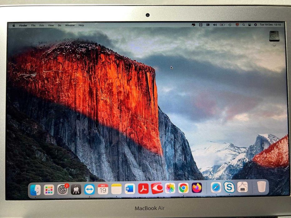Laptop Apple MacBook Air 13.3" 256GB srebrny w super stanie