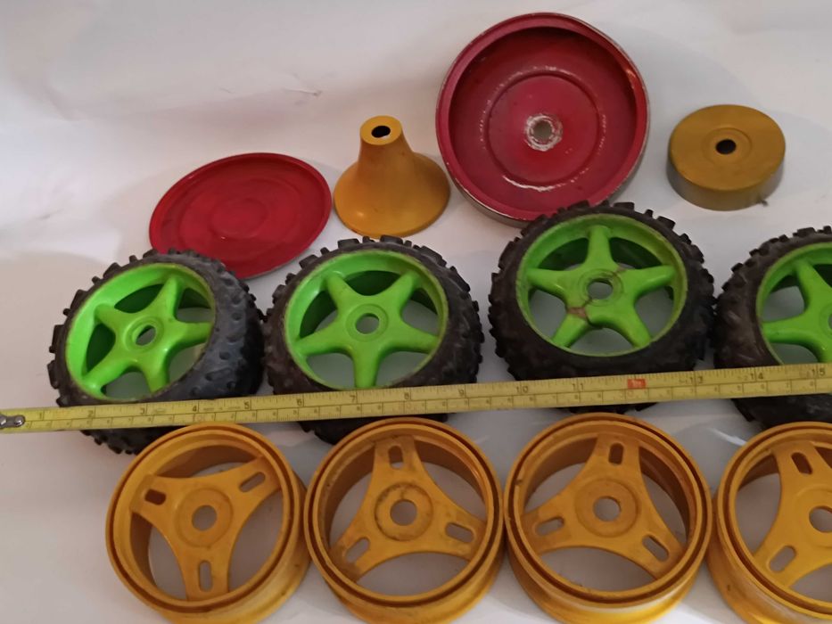 Pneus e Jantes para Carros e Carrinhos