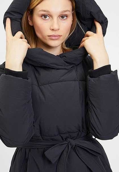 Тепле зимове пальто Tamaris
Размер м /14 английский