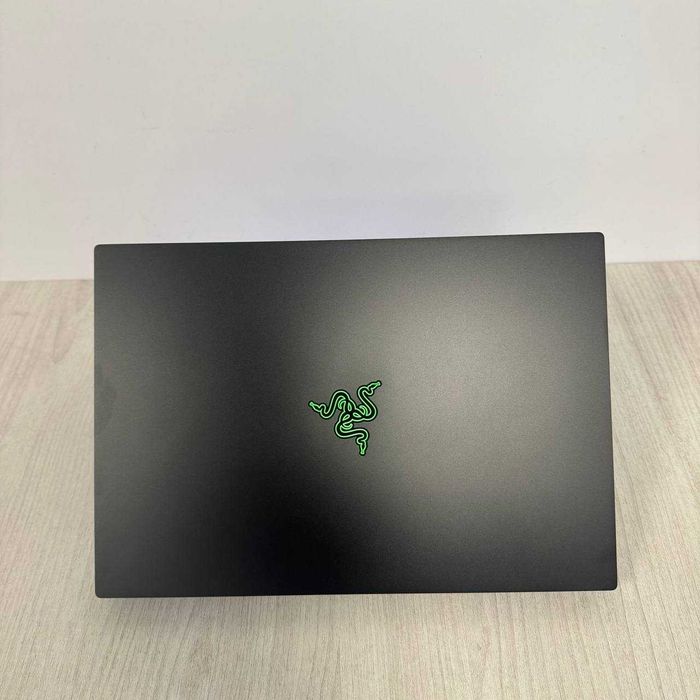Razer Blade 16 RZ09-0510 2K OLED 240Hz i9-14900HX 32GB DDR5 SSD 1TB ...