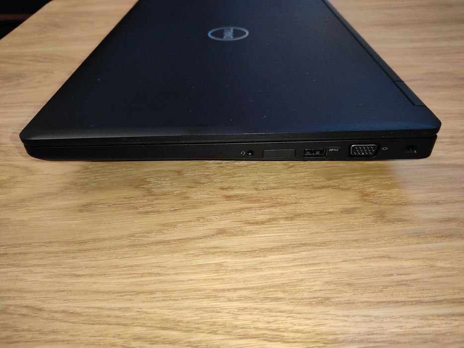 Ноутбук Dell 5590 15.6 HD/i7-8650U/16ГБ DDR4/SSD 256GB/бат.3-4 години