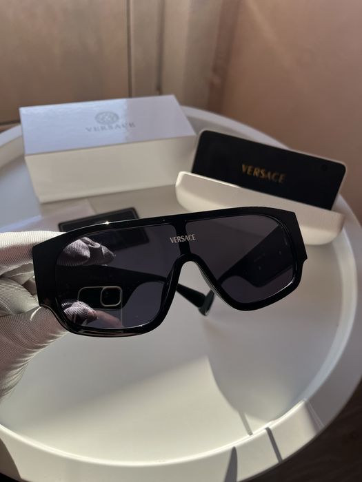 Сонцезахисні окуляри Versace