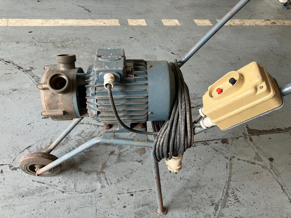 Bomba de água móvel