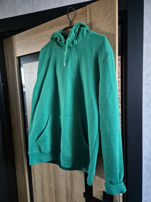 Bluza z kapturem zielona