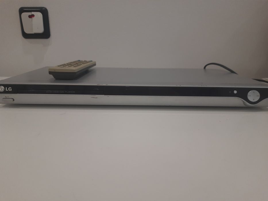 DVD -плеєр LG.Модель DV758