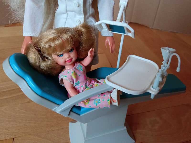 Zestaw Barbie DENTYSTKA 2 lalki 1997