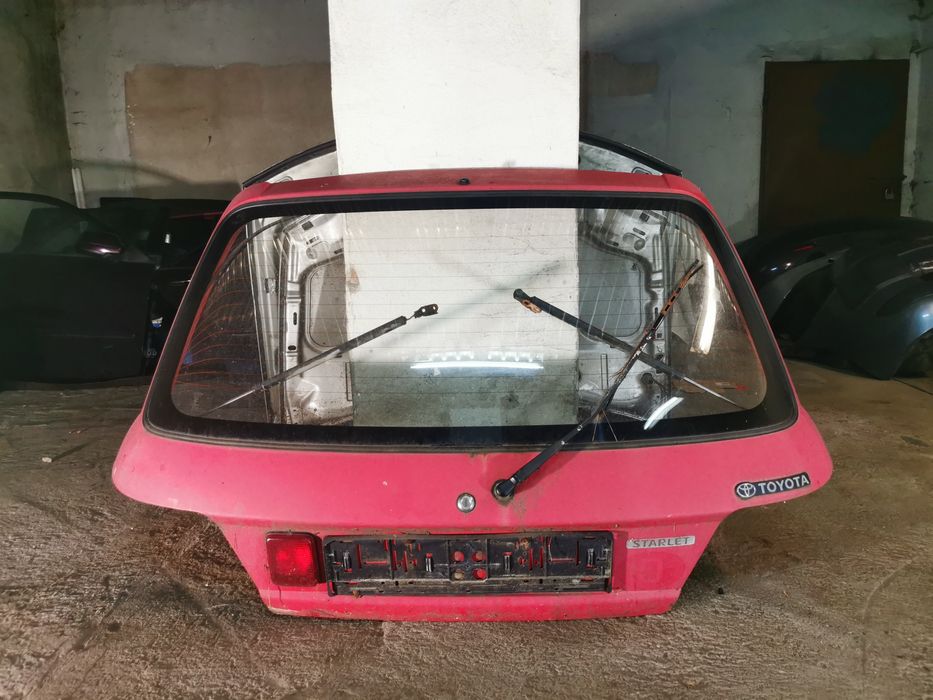 Klapa bagażnika Toyota Starlet