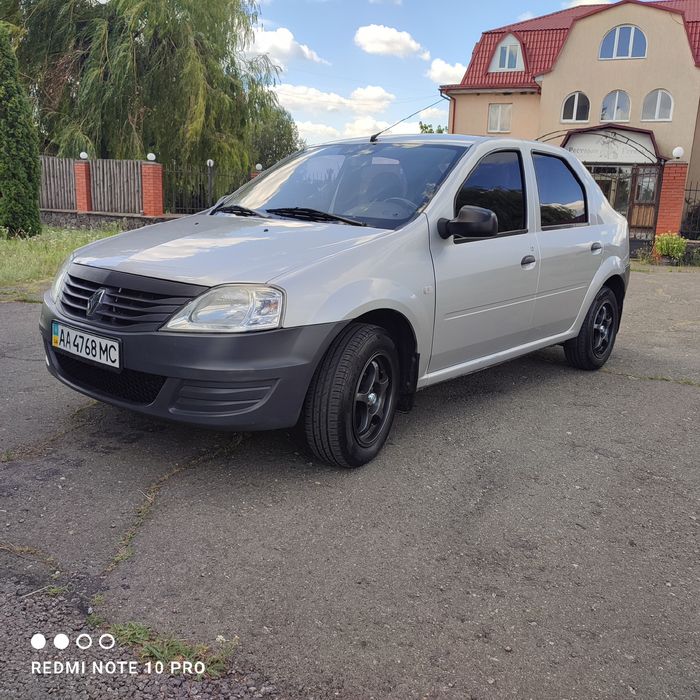 продам Рено логан 2012р. 1.4л газ.
