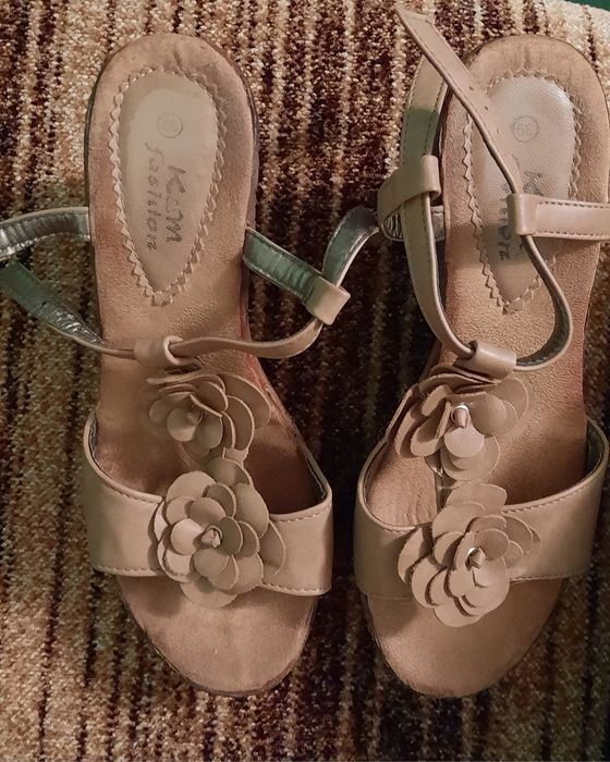 Sandały 39 koturny na korku buty na obcasie kwiatki