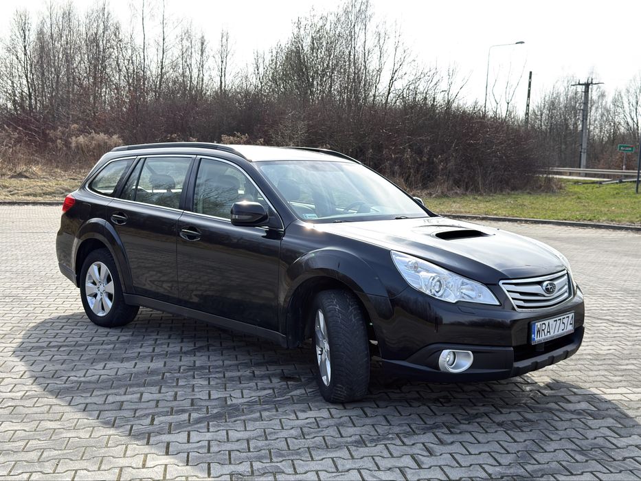 Subaru Legacy Outback 2011