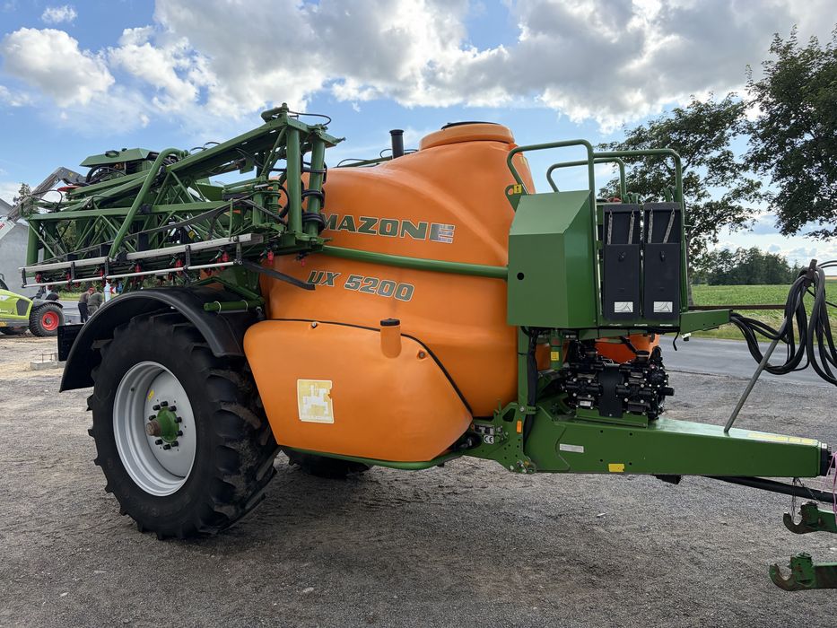 Opryskiwacz Amazone UX5200