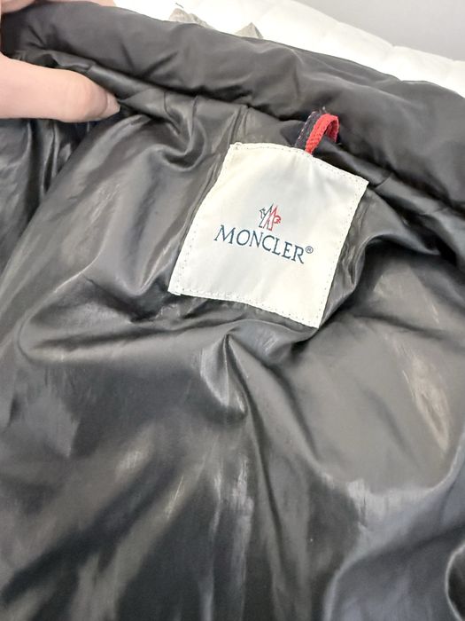 Casaco Moncler em pena natural em bom estado L