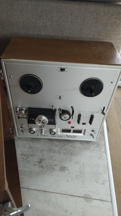 Do sprzedania magnetofon szpulowy akai