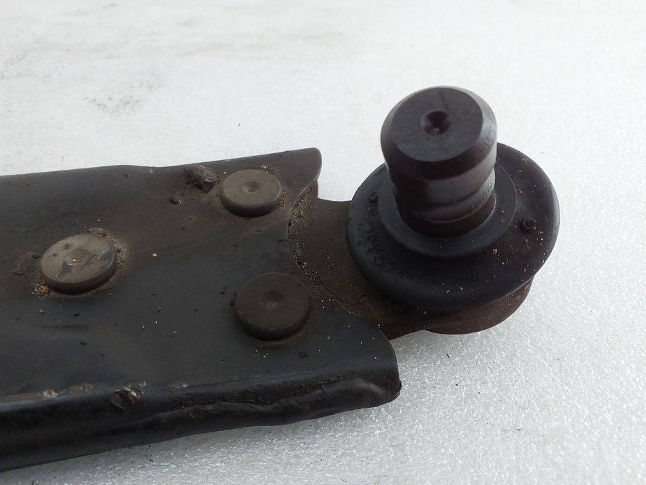 Braço de suspensão frente esquerdo FORD Focus III