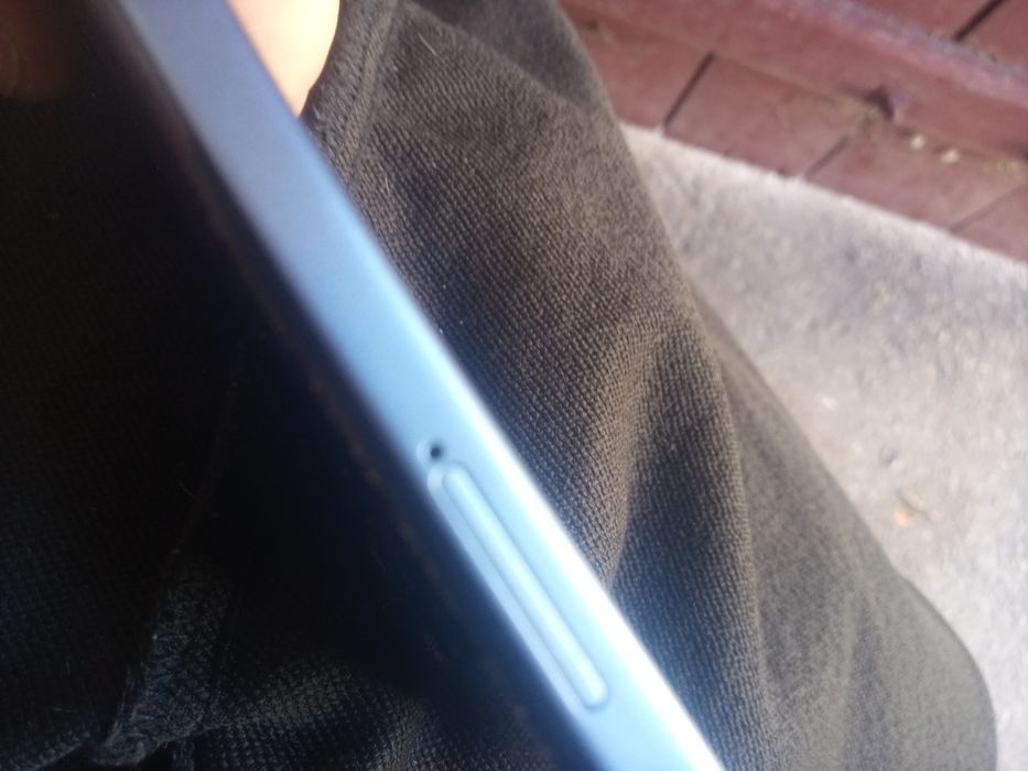 Telefon motorola e15 uszkodzony