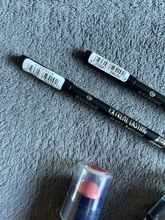 Румяна в стике и карандаш Catrice