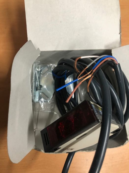 Photoelectric Sensor - Omron64586204489859121