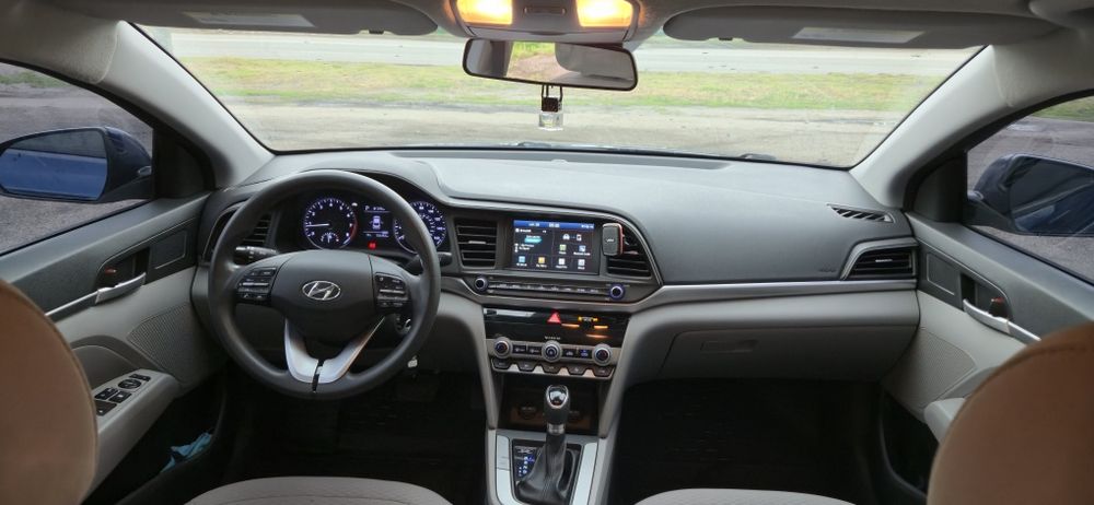 Hyundai Elantra 2019г