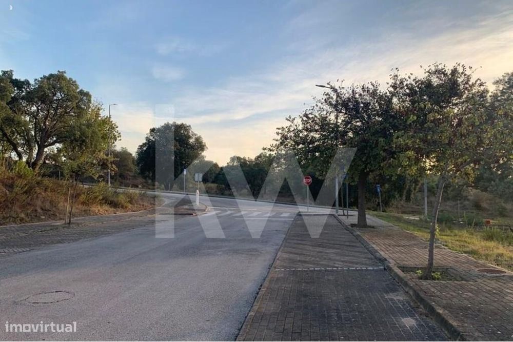 Vende-se Terreno Urbano no Entroncamento