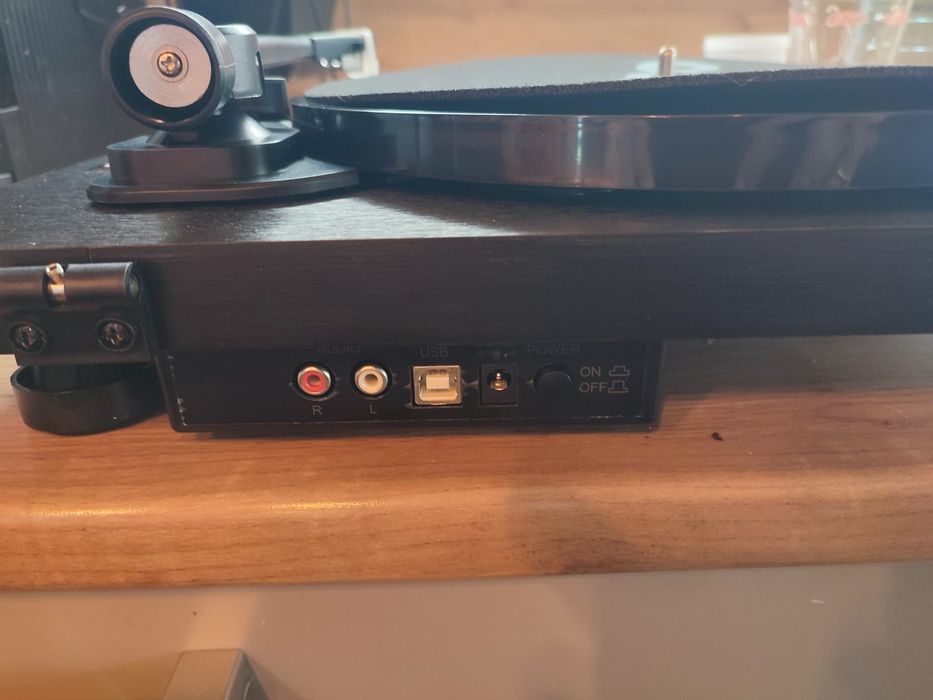 Gramofon Lenco L-30 BK